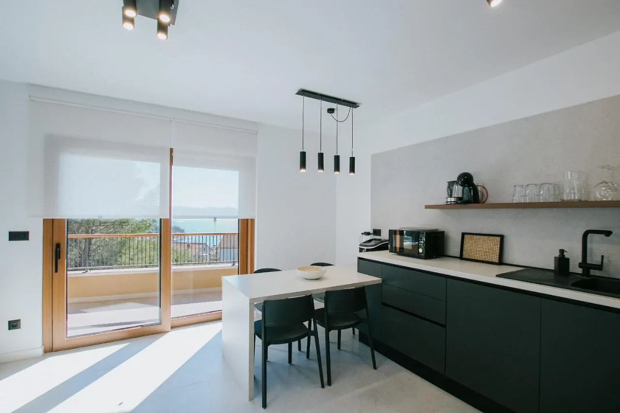 Apartment Oleander Urban Suites, High-Speed Internet, Beach At 250, Pet Friendly Trogir